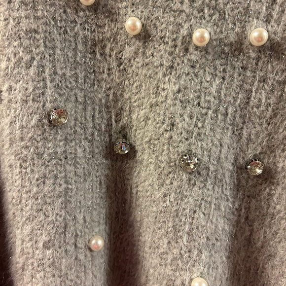 Sweater - Picture 4 of 6